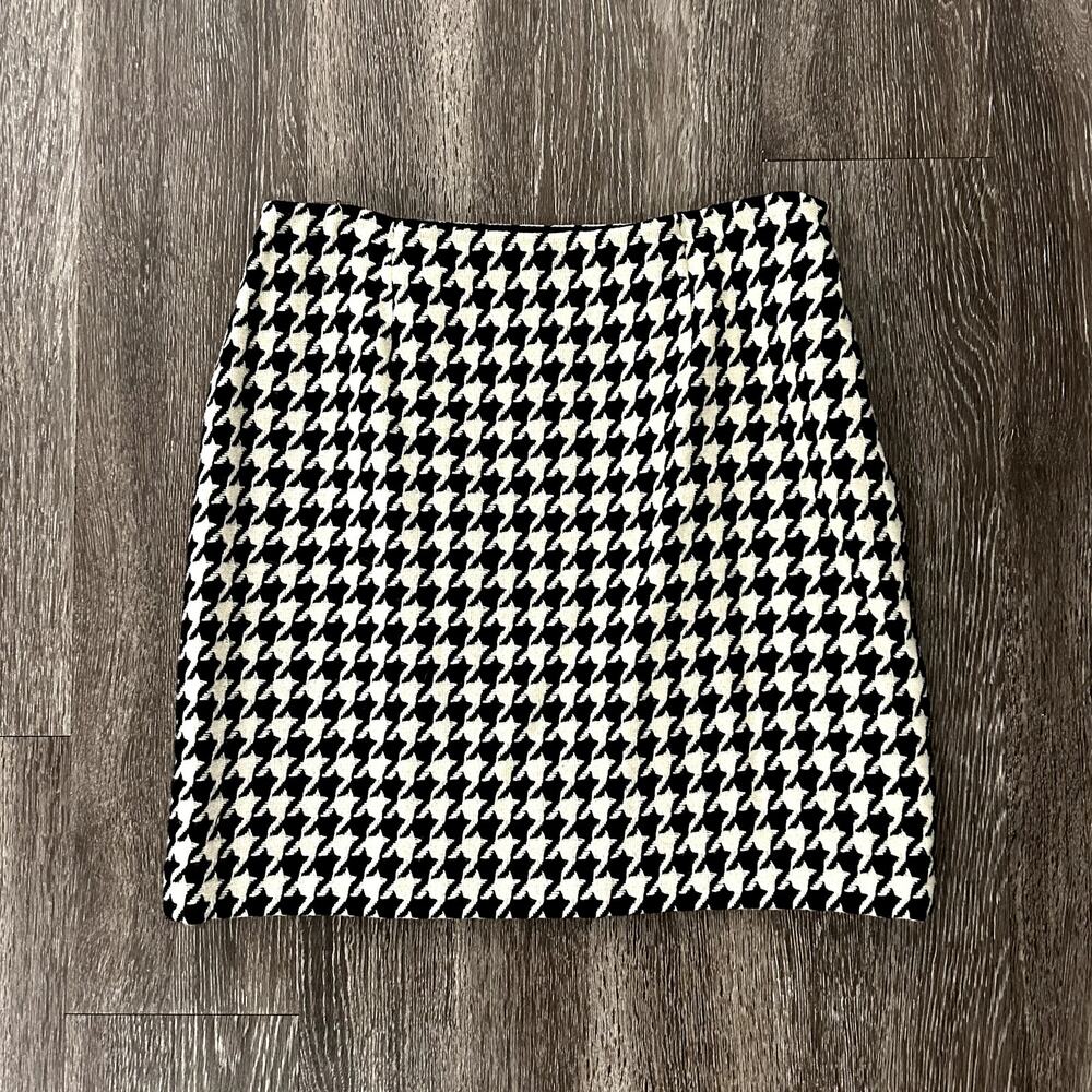 Vintage Moschino Cheap and Chic Houndstooth Mini Skirt Wool Black White 10 EUC‎